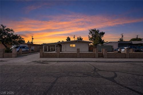 2842 E Webb Ave, North Las Vegas, NV, 89030-7207 | Card Image