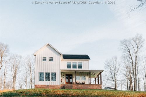 281 Highland Ln, Kenna, WV, 25248-9807 | Card Image