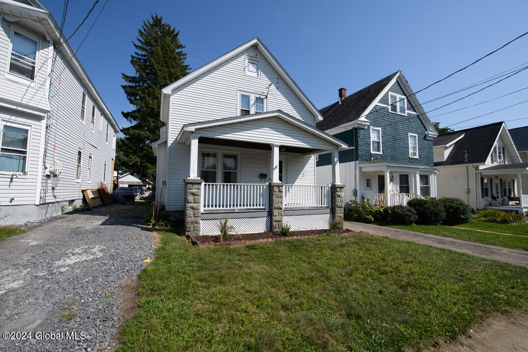 Eleanor St, Schenectady, NY 12306
