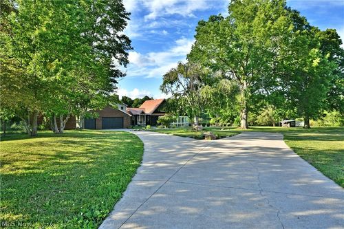 5305 Warren Sharon Road, Vienna, OH, 44473 | Card Image