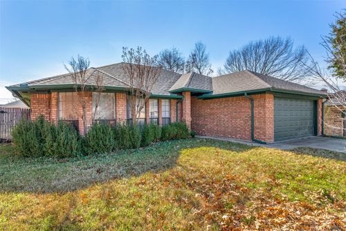 5029 Barberry Dr, Fort Worth, TX, 76133-7937 | Card Image