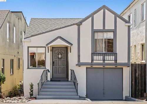910 Pierce St, Albany, CA, 94706-1515 | Card Image