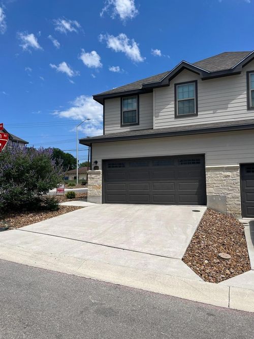 1664 Barrett Ave, New Braunfels, TX, 78130-0107 | Card Image
