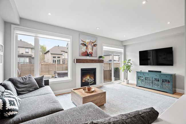 844 Quartet Ave, House attached with 4 bedrooms, 3 bathrooms and 2 parking in Gloucester ON | Image 12