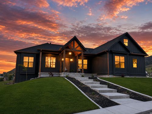 1087 E 160 N, Hyde Park, UT, 84318-4802 | Card Image