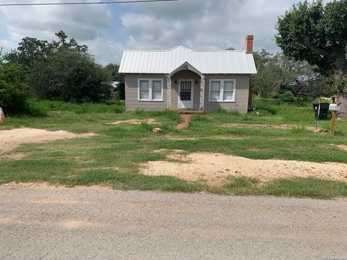 502 Bowman Ave, Devine, TX, 78016-3307 | Card Image