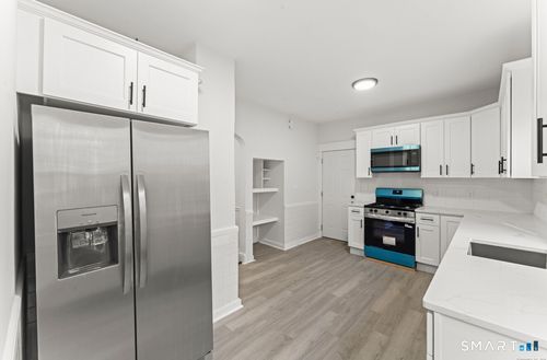 541 Savin Ave, West Haven, CT, 06516-5305 | Card Image