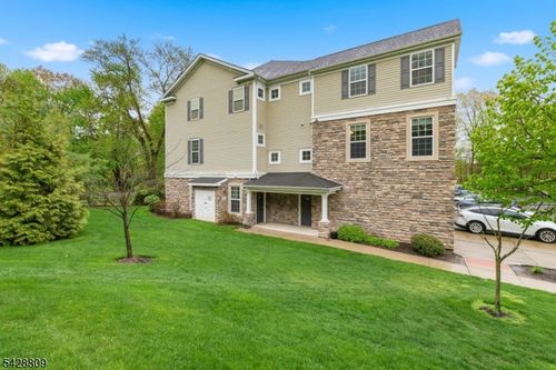 302 Rotando Way, Morris Plains, NJ, 07950-2953 | Card Image