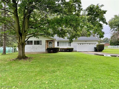 1370 W Vine St, Alliance, OH, 44601-5527 | Card Image