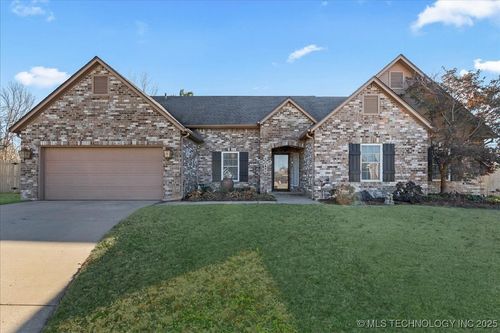 9900 N 114th East Ct, Owasso, OK, 74055-4351 | Card Image