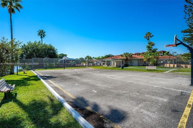APT-412 - 4156 Inverrary Dr, Condo with 2 bedrooms, 2 bathrooms and null parking in Lauderhill FL | Image 28