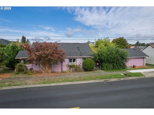 655 6th St, Myrtle Point, OR, 97458-1123 | Card Image
