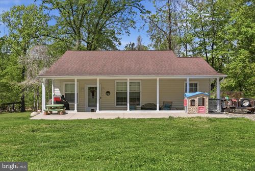 63 Great Oak Ln, HARPERS FERRY, WV, 25425-6185 | Card Image