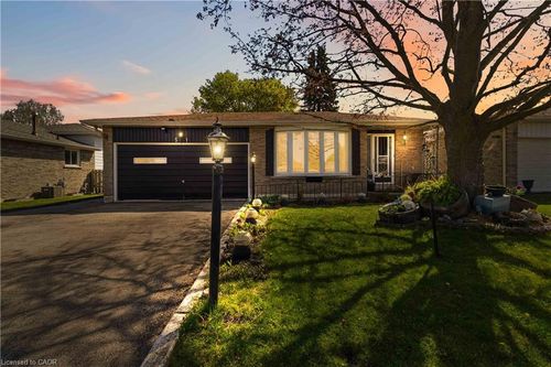 51 Abeles Ave, Paris, ON, N3L3N8 | Card Image