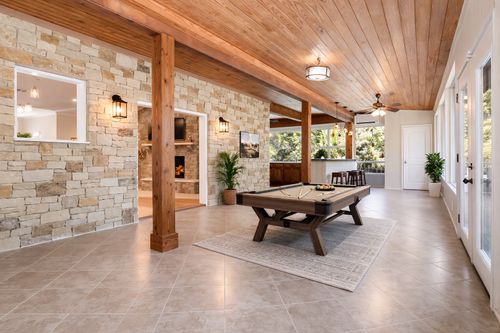 2009 American Dr, Lago Vista, TX, 78645-7402 | Card Image