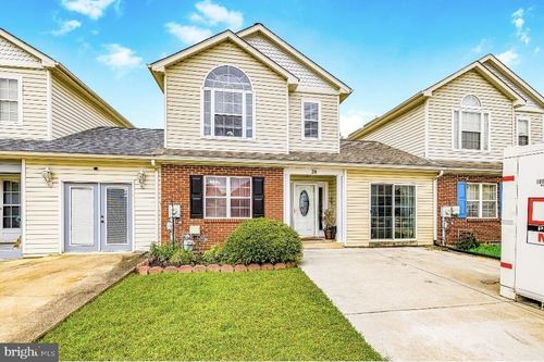 28 Paxton Ln, BEAR, DE, 19701-1295 | Card Image