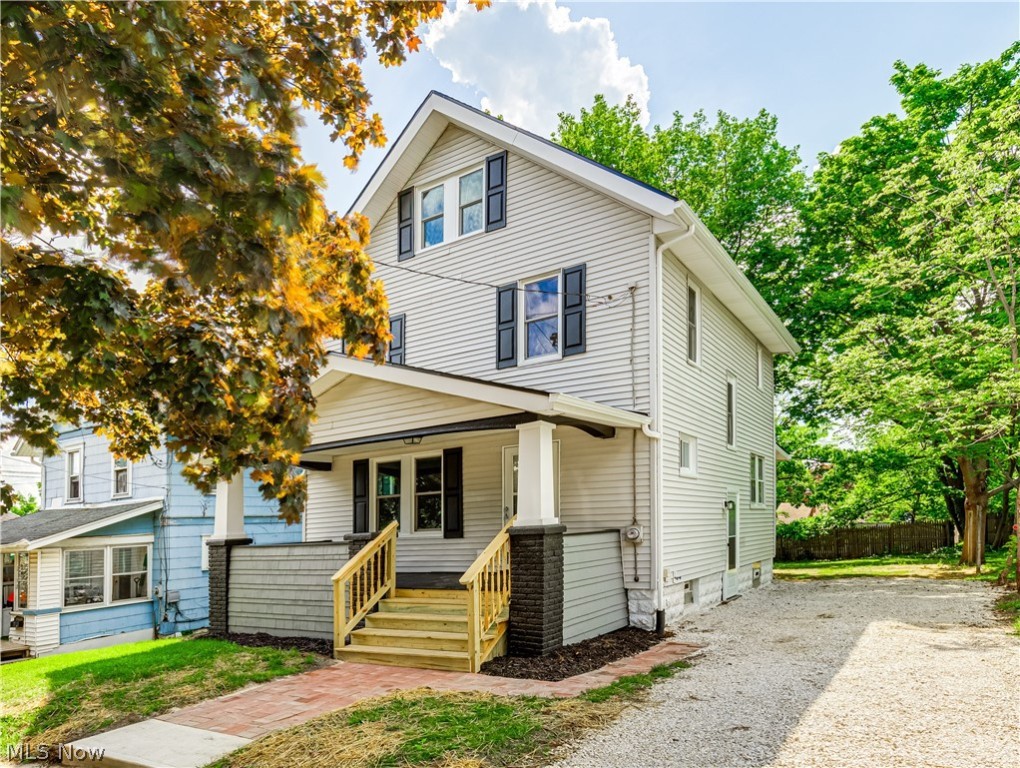 11th St, Akron, OH 44314