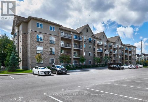 311-41 Ferndale Drive S, Barrie (Ardagh), ON, L4M1B8 | Card Image
