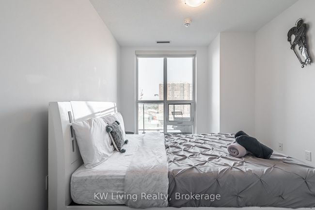 805 - 8 Trent Ave, Condo with 2 bedrooms, 1 bathrooms and 1 parking in Toronto ON | Image 22
