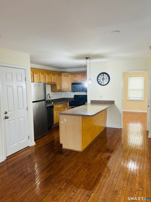 82-82 Sunrise Ave, Fairfield, CT, 06824-4659 | Card Image