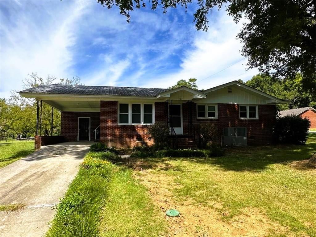 Dan Cheri Dr, Calhoun, GA 30701