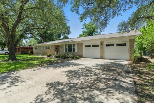 1270 N Wildwood Dr, Stephenville, TX, 76401-2328 | Card Image