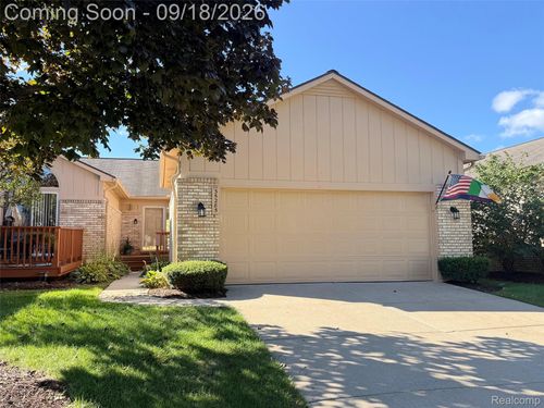 35285 Lone Pine Ln, Farmington Hills, MI, 48335-5807 | Card Image