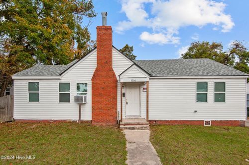 1306 Myrtle St, Greenville, NC, 27834-3916 | Card Image