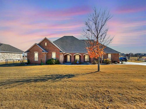 930 Sterling Drive, Choctaw, OK, 73020 | Card Image