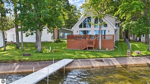 b-325B Beverly Dr, Prudenville, MI, 48651-9324 | Card Image