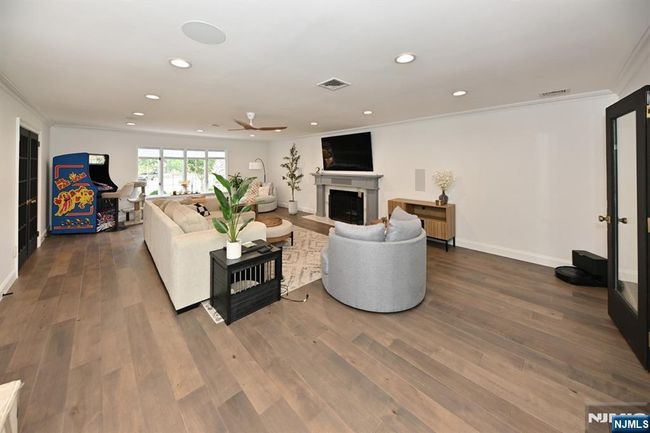 254 University Way, House other with 5 bedrooms, 5 bathrooms and null parking in Paramus NJ | Image 9