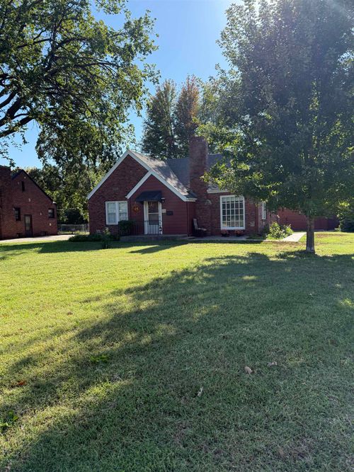 1901 George Washington Blvd, Wichita, KS, 67218-3949 | Card Image