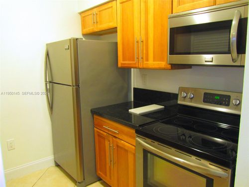 2j-1731 Nw 96th Ter, Pembroke Pines, FL, 33024-3019 | Card Image