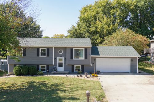 702 Arrowhead, Heyworth, IL, 61745-9343 | Card Image