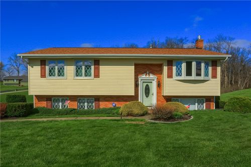 1123 Brookshire Dr, New Castle, PA, 16101-3134 | Card Image