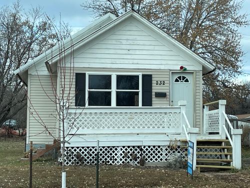 232 1st Ave W, West Fargo, ND, 58078-1704 | Card Image