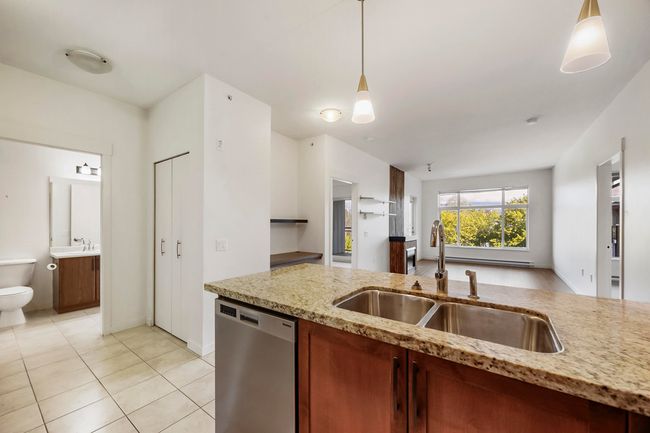 412 - 11950 Harris Rd, Condo with 2 bedrooms, 2 bathrooms and 2 parking in Pitt Meadows BC | Image 9