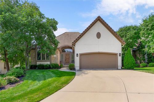 11417 Granada Ct, Leawood, KS, 66211-1339 | Card Image
