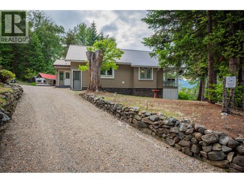 2060 Casino Rd, Trail, BC, V1R4X3 | Card Image