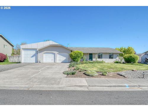 4523 Sw Perkins Ave, Pendleton, OR, 97801-3749 | Card Image