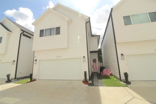 1218 Mcneil St, Houston, TX, 77009-6935 | Card Image
