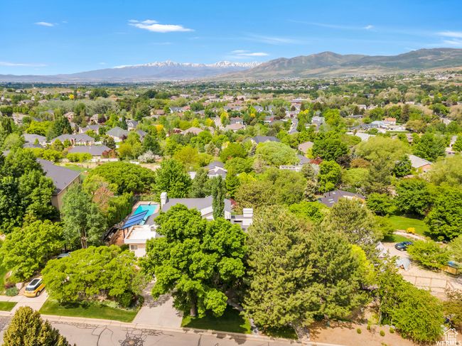 Bird's eye view with a mountain view | Image 113