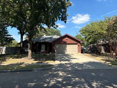 604 Oak Meadow Dr, Grand Prairie, TX, 75052-6558 | Card Image
