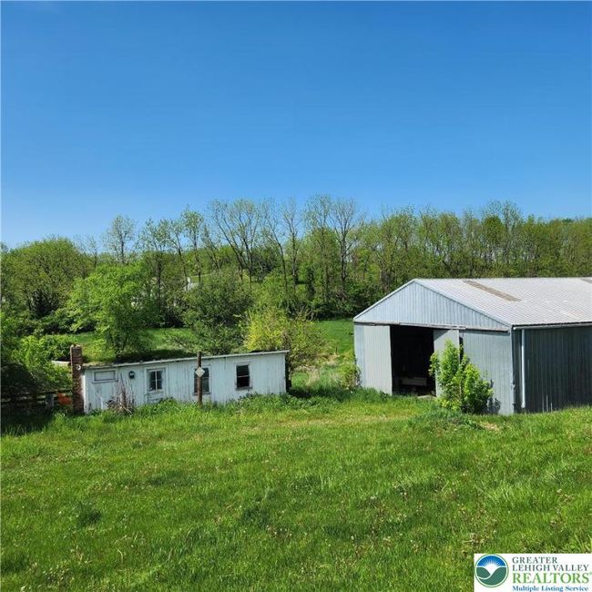 2357 Spring St, House other with 6 bedrooms, 2 bathrooms and null parking in Coplay PA | Image 21