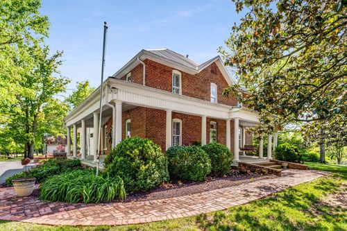 405 Webb Rd W, Bell Buckle, TN, 37020-4049 | Card Image