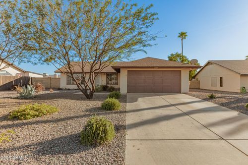 8057 W Dreyfus Dr, Peoria, AZ, 85381-4952 | Card Image