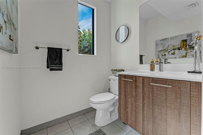 4690 Nw 84 Th Ave, Townhouse with 3 bedrooms, 5 bathrooms and null parking in Doral FL | Image 23