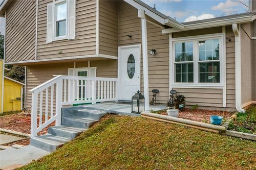 1126 Mainstreet Valley Dr, Stone Mountain, GA, 30088-2730 | Card Image