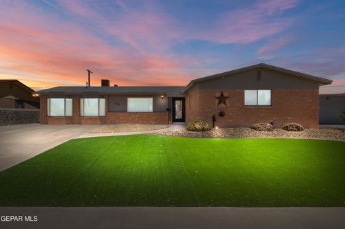 8213 Mineola Dr, El Paso, TX, 79925-4917 | Card Image