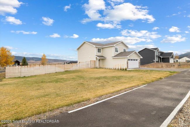 365 Little Greys Loop, House other with 4 bedrooms, 3 bathrooms and null parking in Etna WY | Image 5